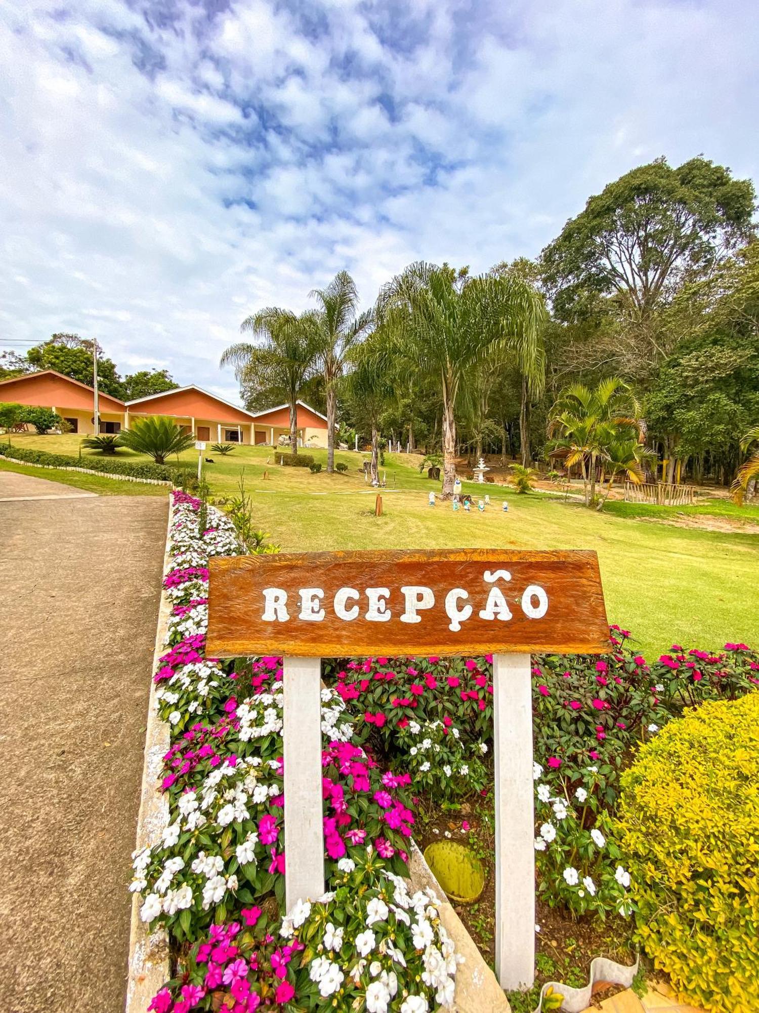 Pousada Flores Do Campo Águas de Lindóia Exterior foto